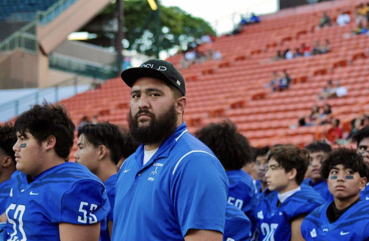 Football Coach Savai'i Eselu goes to SDSU – NA HOKU O MOANALUA