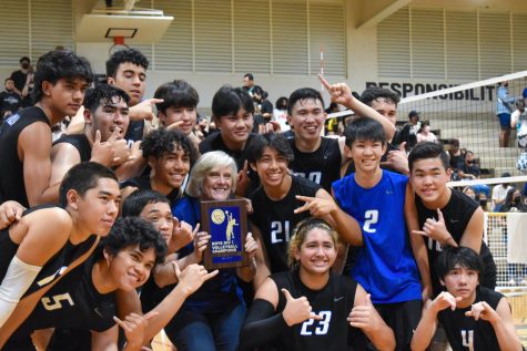 Moanalua stayed on top Wednesday night, winning their third straight OIA D1 title.