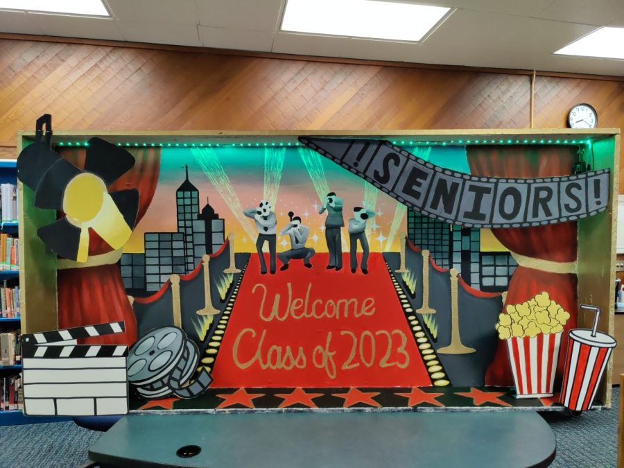 The seniors demonstrated their depth with this red carpet-perspective banner, that conveyed a 3-D effect. The green LED strip lights added an extra flash.