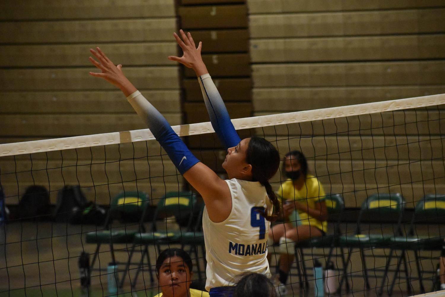 Ryson+Lum+charges+after+a+Leilehua+player+at+the+Sept.+9+Homecoming+game.+Moanalua+is+ranked+tenth+in+the+state.