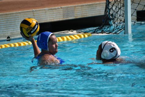 Jordana Jeremiah looks to pass to a teammate.