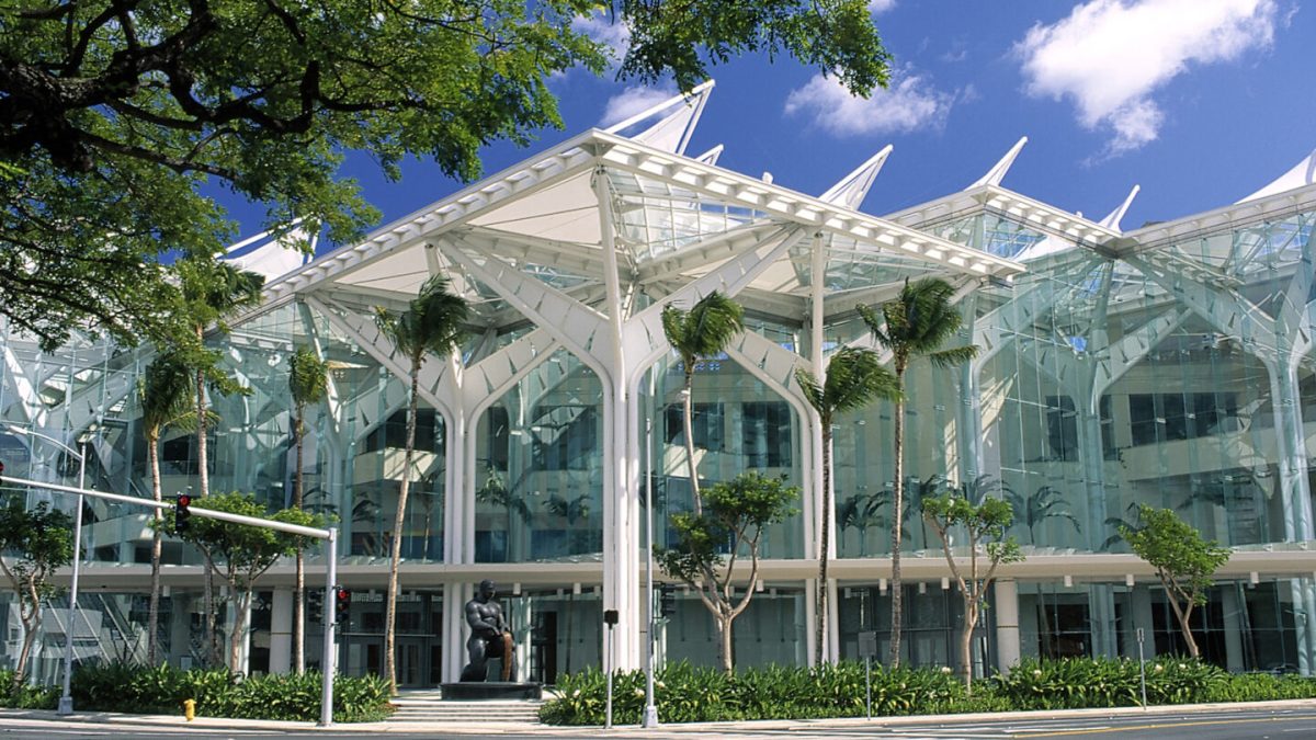 Front View of Hawaii Convention Center 